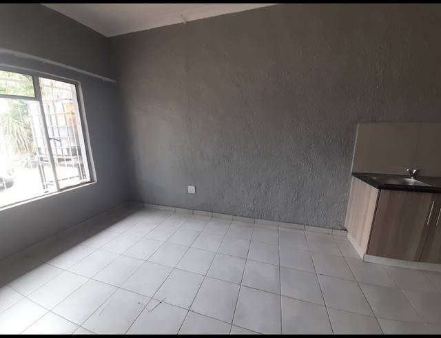 2 BEDROOM FLAT TO LET IN VANDERBIJLPARK CE 2
